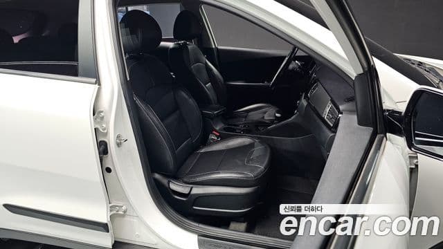 Kia Niro Prestige, 2018 10