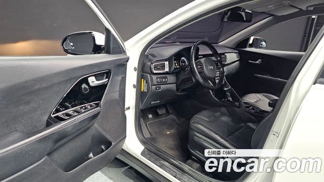 Kia Niro Prestige, 2018 12