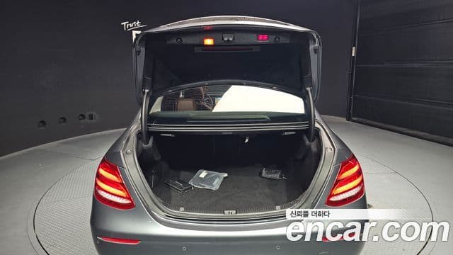 Mercedes-Benz E-класс W213 Avantgarde, 2019 20