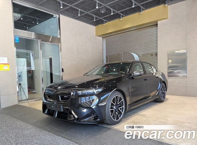 BMW M5 (G90) M5 седан, 2025 1
