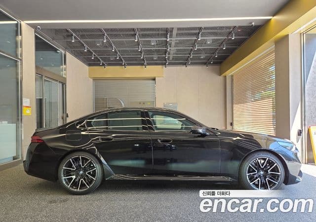 BMW M5 (G90) M5 седан, 2025 7