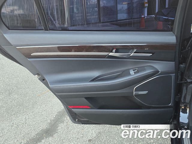 Genesis EQ900 Luxury, 2018 11