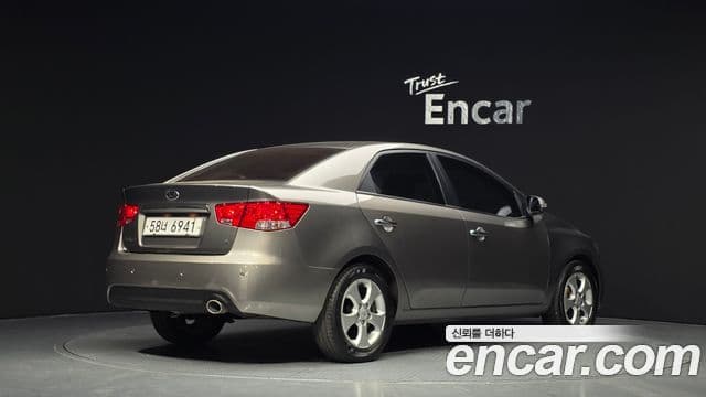 Kia Forte чёрный, 2009 2