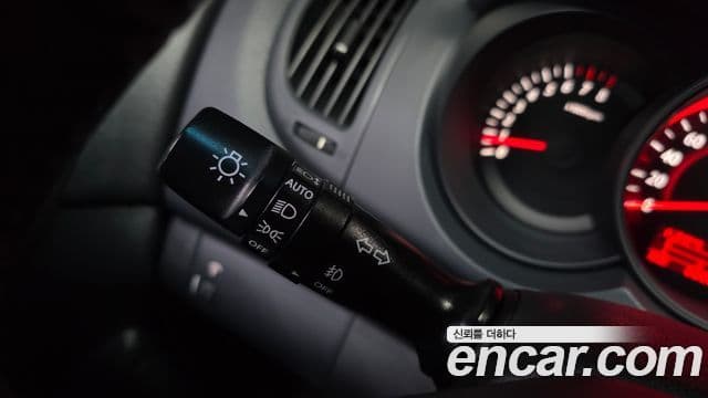 Kia Forte чёрный, 2009 16