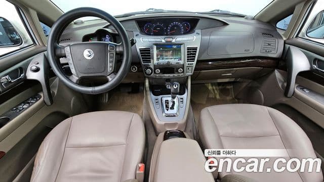 KG모빌리티(SsangYong) Korando 투리스모 4WD RT 11인승, 2014 7