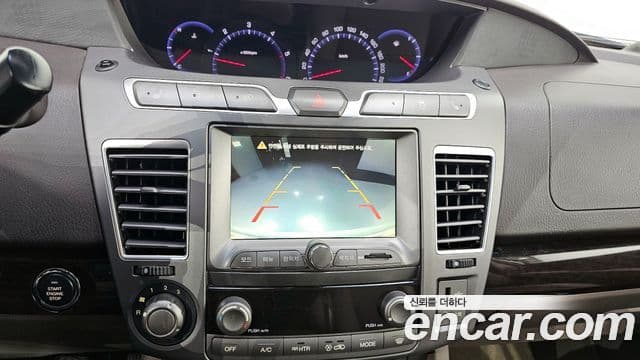 KG모빌리티(SsangYong) Korando 투리스모 4WD RT 11인승, 2014 16