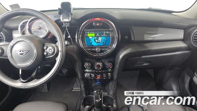 Mini Cooper 3세대, 2020 16