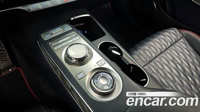 Genesis GV70, 2022 9