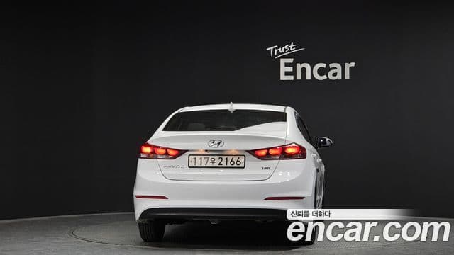 Hyundai Avante AD 1.6 e-VGT Smart, 2018 4