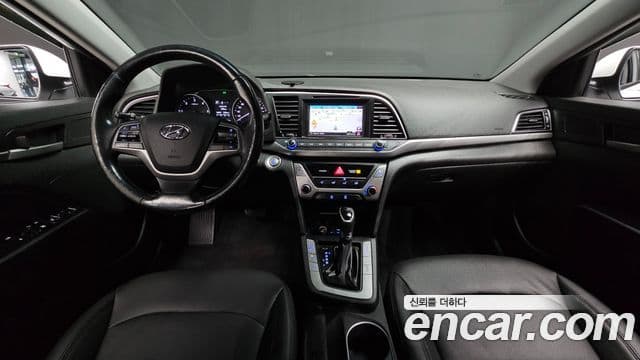 Hyundai Avante AD 1.6 e-VGT Smart, 2018 7