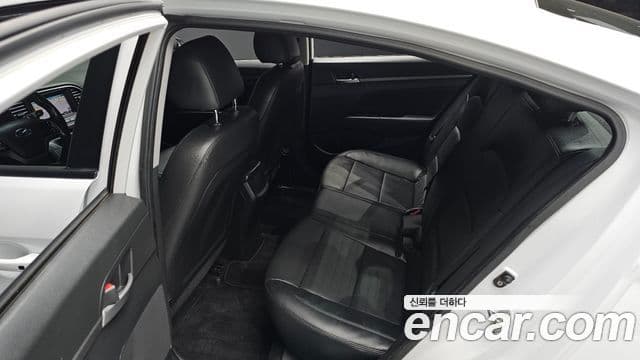 Hyundai Avante AD 1.6 e-VGT Smart, 2018 12