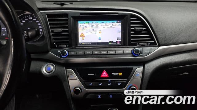 Hyundai Avante AD 1.6 e-VGT Smart, 2018 14