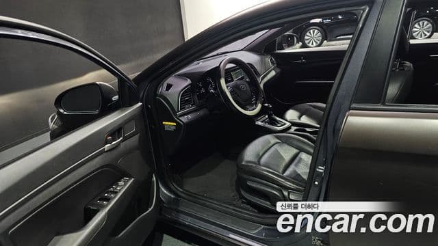 Hyundai Avante AD 1.6 GDI Smart, 2018 11