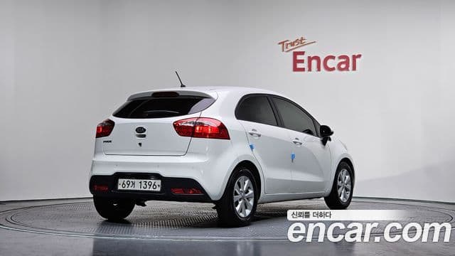 Kia All New Pride Luxury, 2014 2