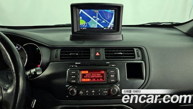 Kia All New Pride Luxury, 2014 14