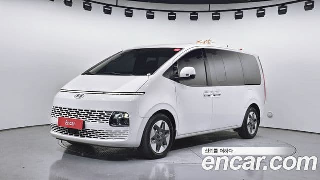 Hyundai Staria Modern, 2023 1