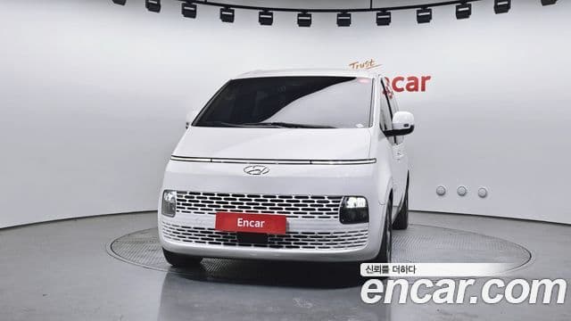 Hyundai Staria Modern, 2023 3
