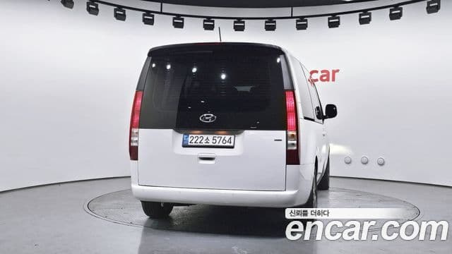 Hyundai Staria Modern, 2023 4