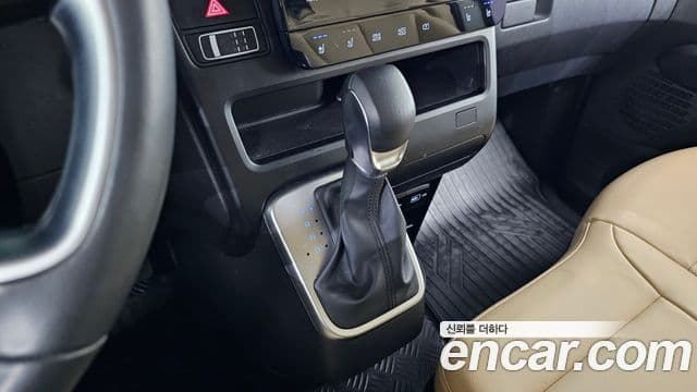 Hyundai Staria Modern, 2023 9