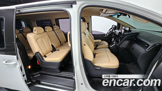Hyundai Staria Modern, 2023 12