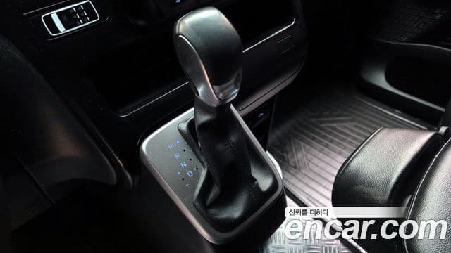 Hyundai Staria Modern, 2023 9