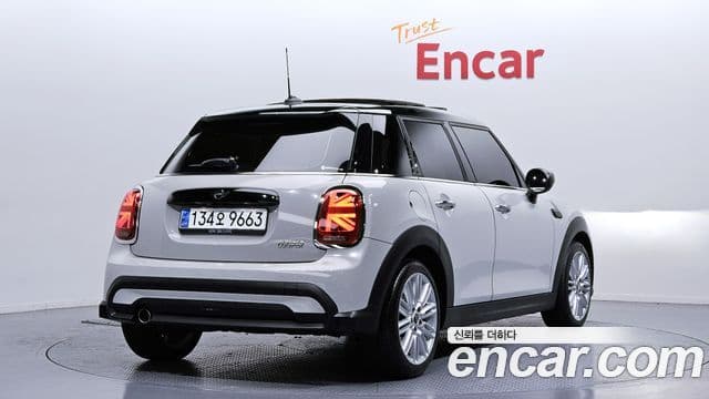Mini Cooper 3세대, 2022 2