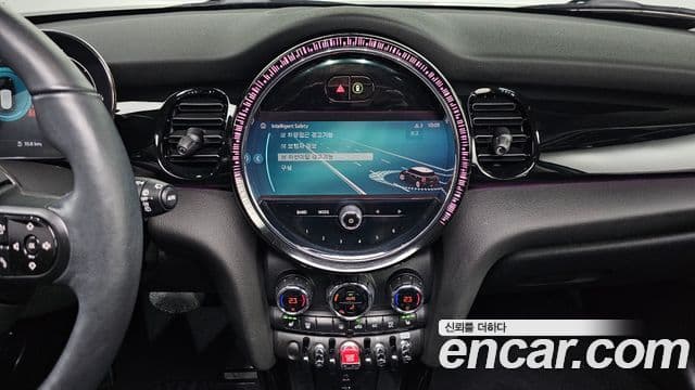 Mini Cooper 3세대, 2022 19