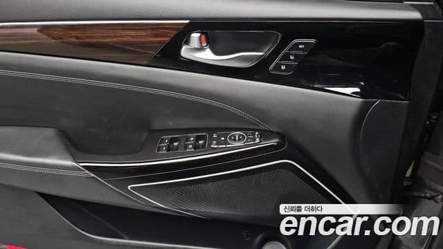 Kia All New K7 гибрид Noblesse, 2018 17