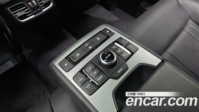 Genesis G80 Premium Luxury, 2019 17
