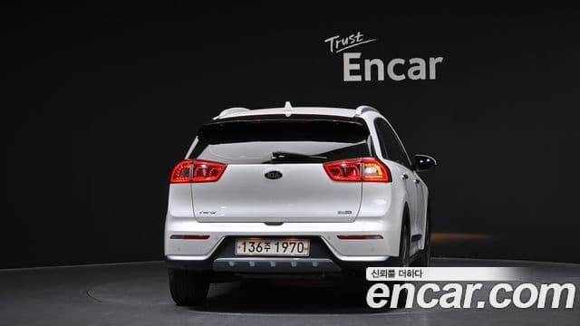 Kia Niro Prestige, 2018 4