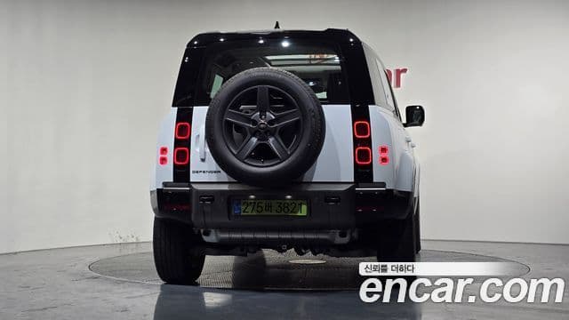 Land Rover Defender (L663) 110 P300 X-Dynamic SE, 2024 4