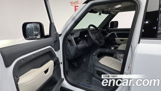 Land Rover Defender (L663) 110 P300 X-Dynamic SE, 2024 10