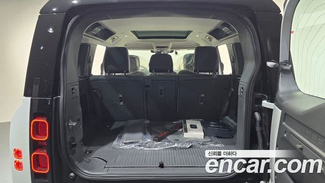 Land Rover Defender (L663) 110 P300 X-Dynamic SE, 2024 20