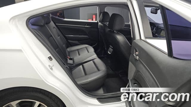 Hyundai Avante AD 1.6 GDI Value Plus, 2018 12