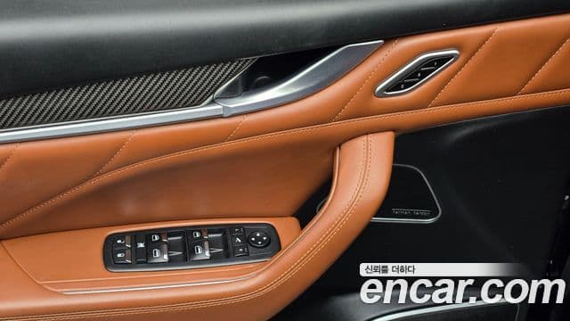 Maserati Levante 3.0 AWD Modena, 2021 18