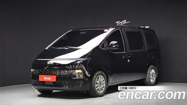 Hyundai Staria Modern, 2025 1