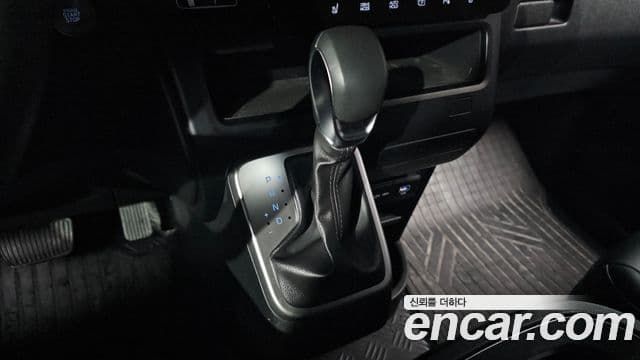 Hyundai Staria Modern, 2025 9