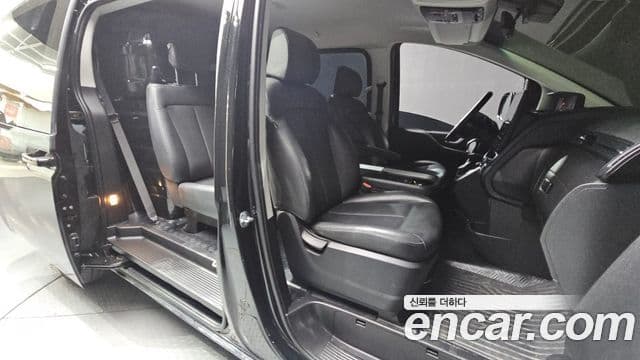 Hyundai Staria Modern, 2025 12