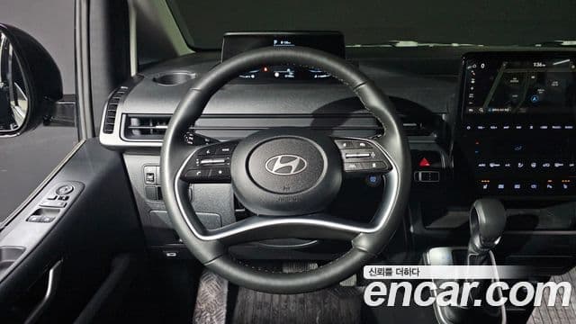 Hyundai Staria Modern, 2025 13