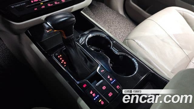 Kia The / новый New Carnival VIP, 2019 9