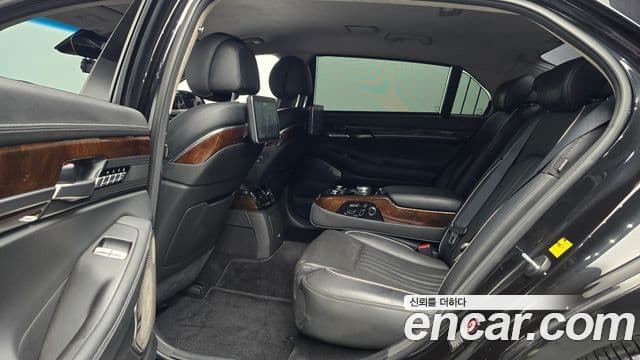 Genesis EQ900 Prestige, 2018 12