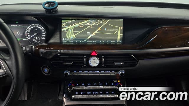 Genesis EQ900 Prestige, 2018 15