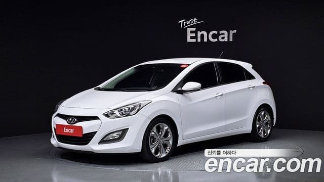 Hyundai i30(новый кузов / новое поколение) дизель 1.6 VGT Unique, 2013 1