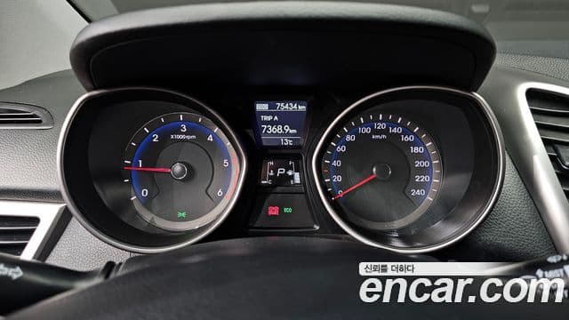 Hyundai i30(новый кузов / новое поколение) дизель 1.6 VGT Unique, 2013 8