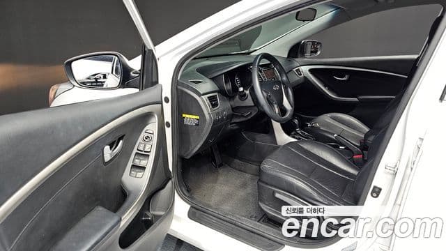 Hyundai i30(новый кузов / новое поколение) дизель 1.6 VGT Unique, 2013 11