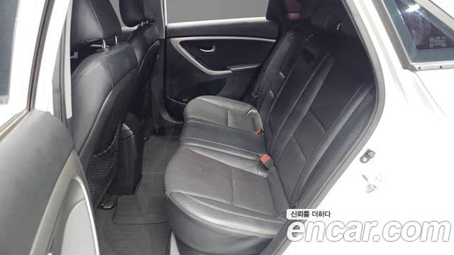 Hyundai i30(новый кузов / новое поколение) дизель 1.6 VGT Unique, 2013 12