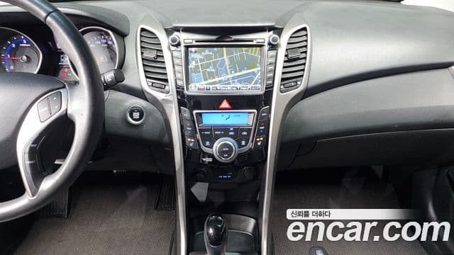 Hyundai i30(новый кузов / новое поколение) дизель 1.6 VGT Unique, 2013 17