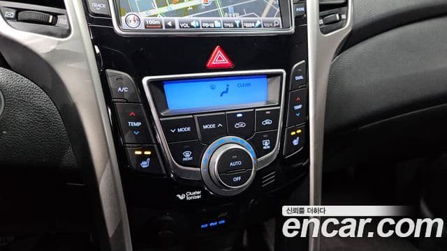 Hyundai i30(новый кузов / новое поколение) дизель 1.6 VGT Unique, 2013 18