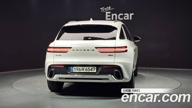 Genesis GV70, 2024 4