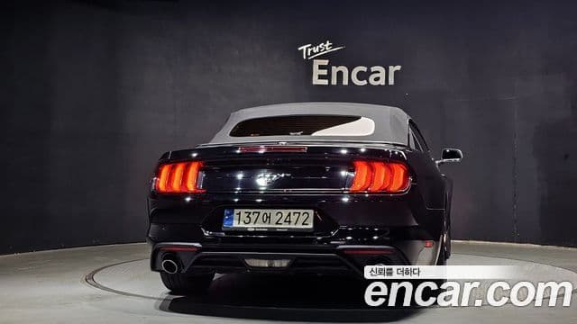 Ford Mustang кабриолет, 2021 4